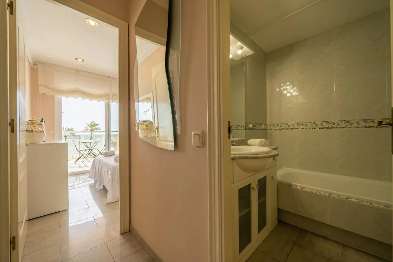 Homeholidaysrentals Noelani- Costa Barcelona Pineda de Mar 0*,